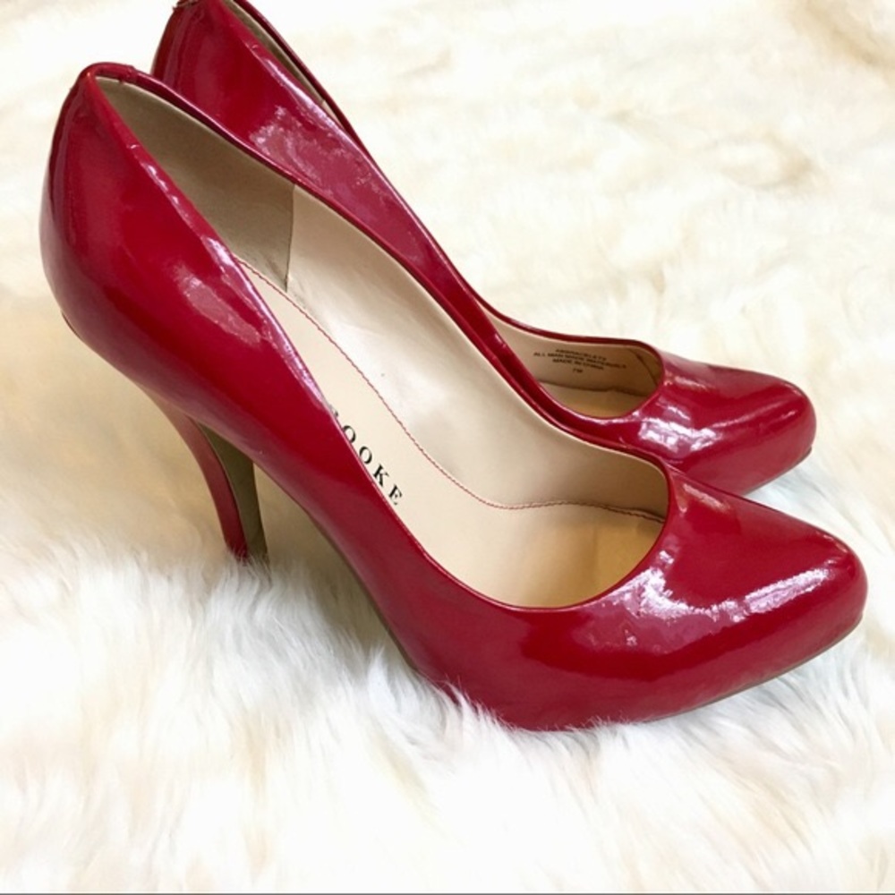 Audrey Brooke Red Pumps